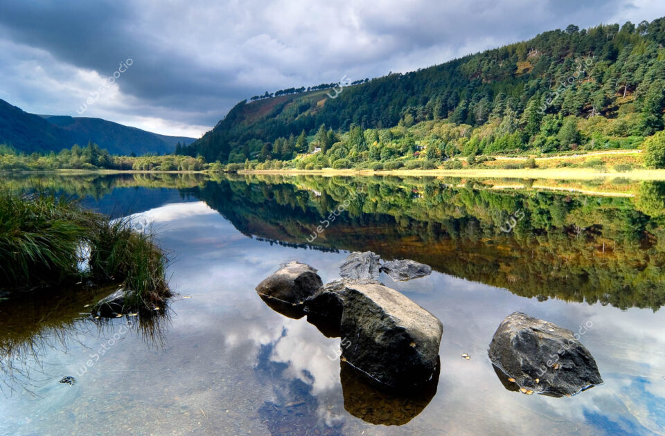 webstoodio | Zdjęcia krajobrazowe | Malownicze jezioro Glendalough, Irlandia